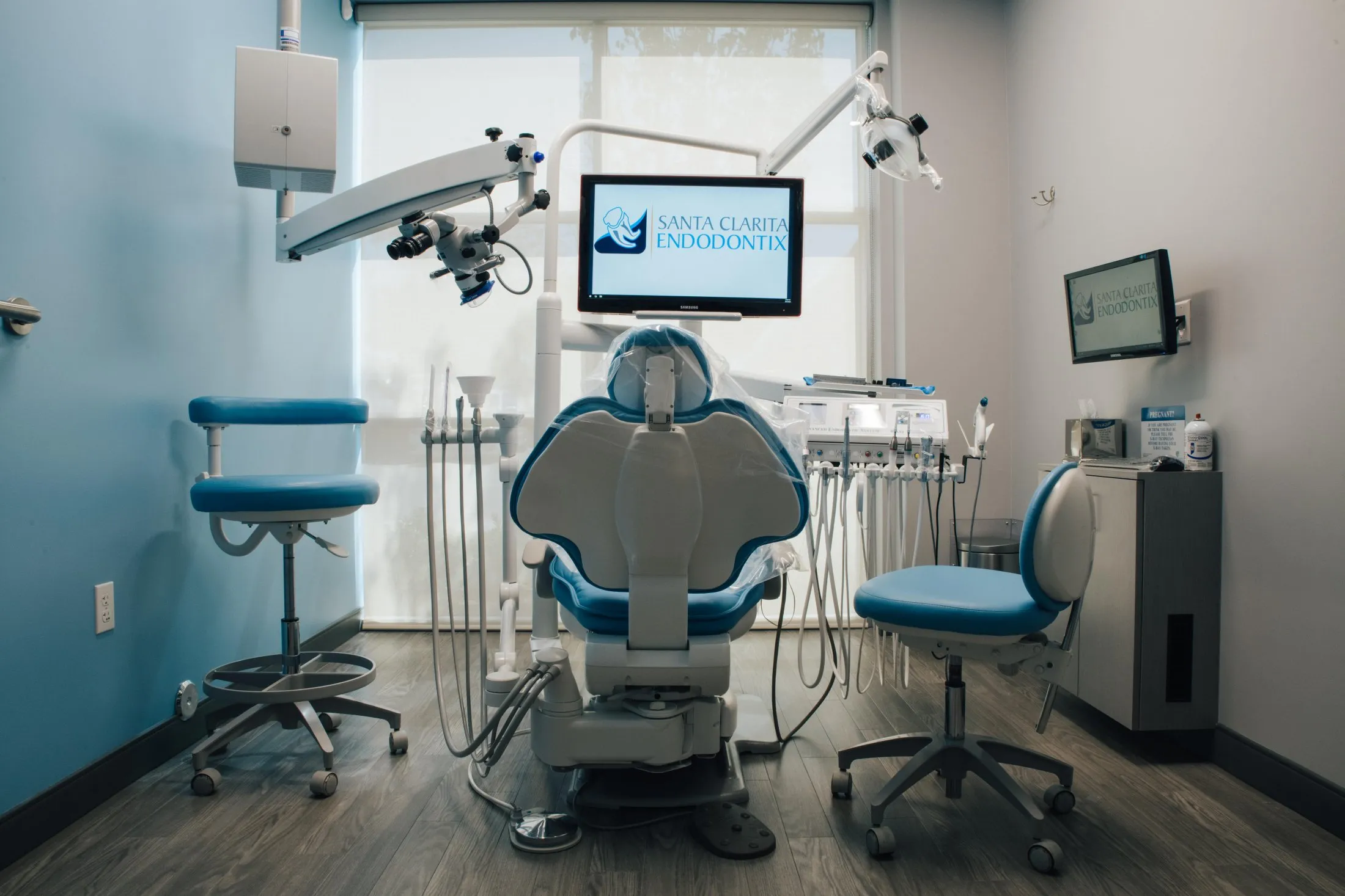 Clean, modern & calming patient treatment room, Valencia, CA Endodontics office